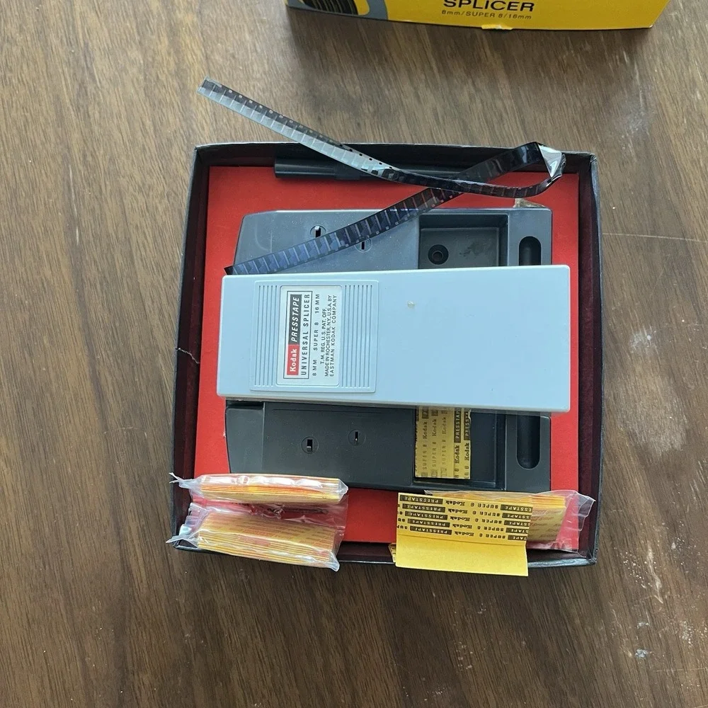Kodak Universal Splicer 8mm /Super 8 /16mm - Original Box No D 550